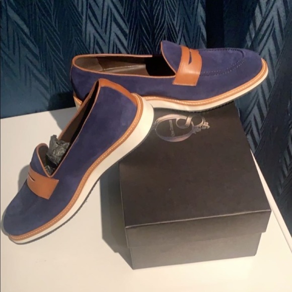 Shoes - Picture 3 of 4